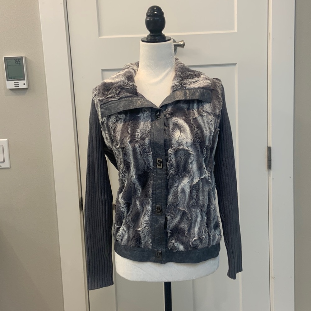 Drapers and Damon’s Faux Fur Sweater Size Medium